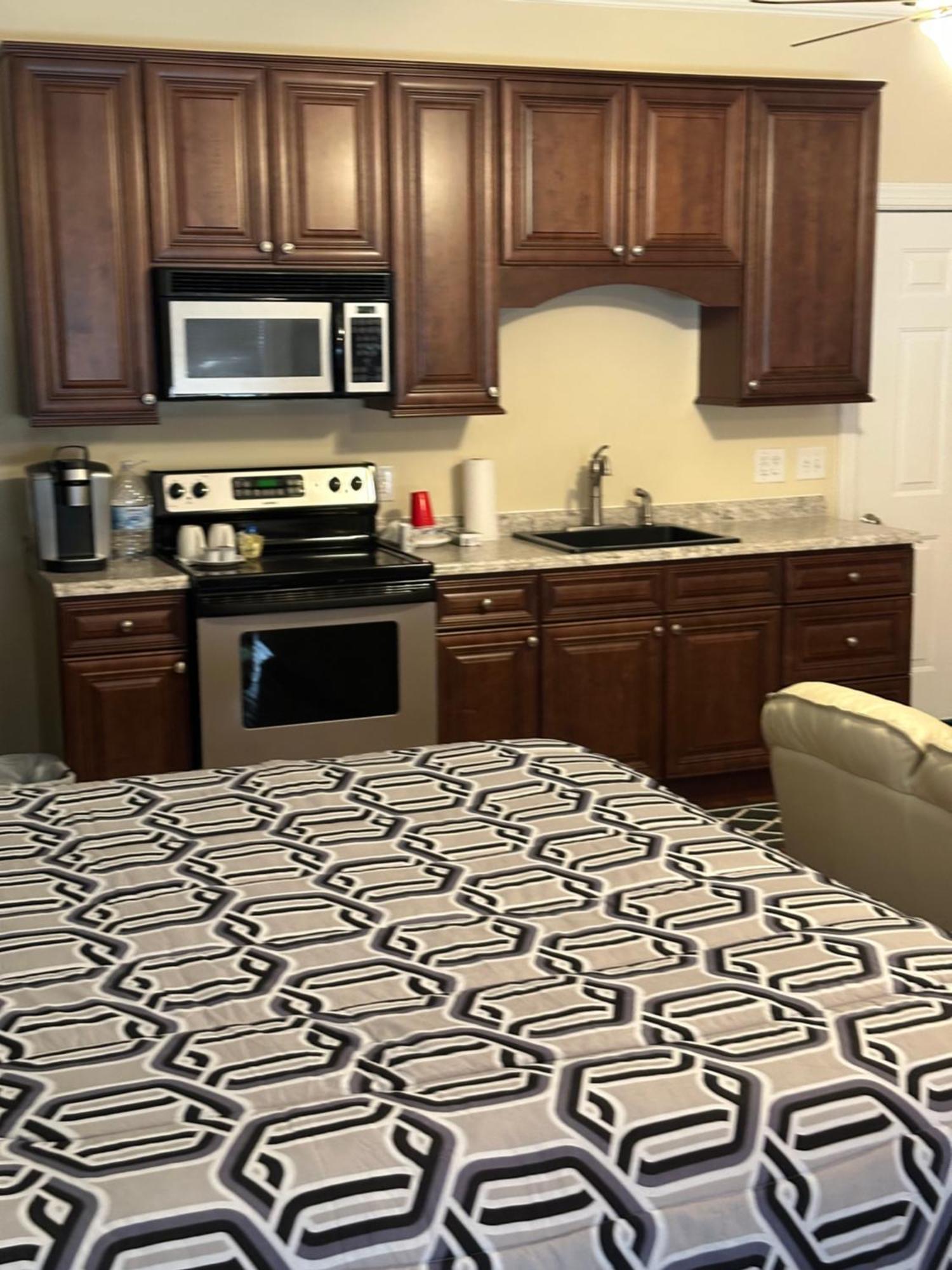 Moorefield Suites Greensboro East 맥린즈빌 외부 사진