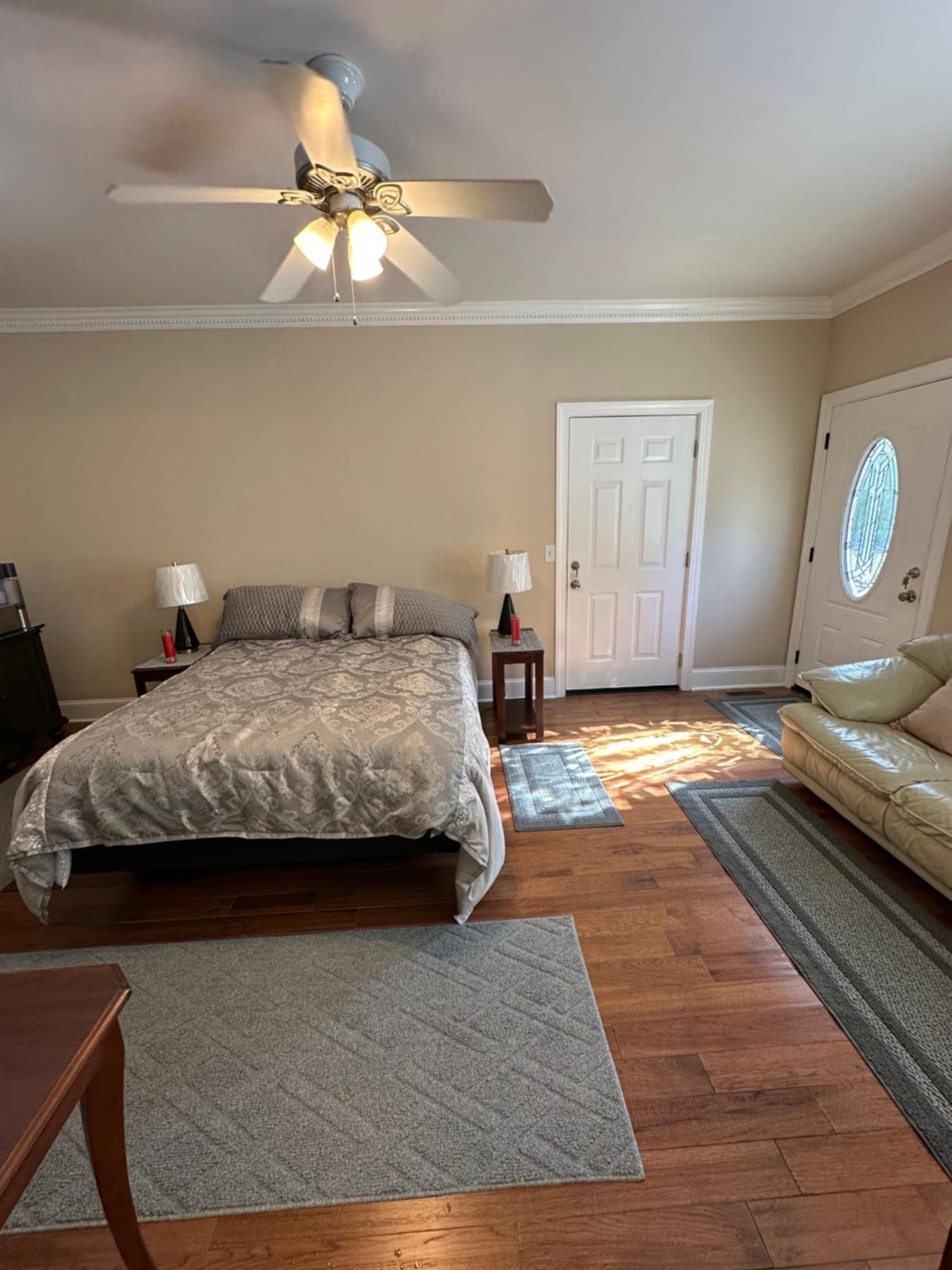 Moorefield Suites Greensboro East 맥린즈빌 외부 사진